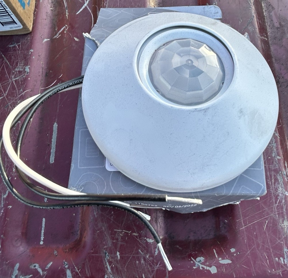 GET 2 CMR PDT 10 EXTENDED RANGE 360 SENSOR CEILING MOUNT LINE VOLTAGE DUAL TECH.