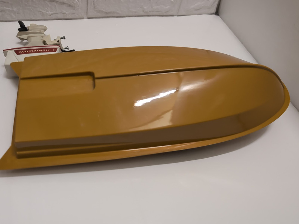 Monteleone 656 Piper Outboard