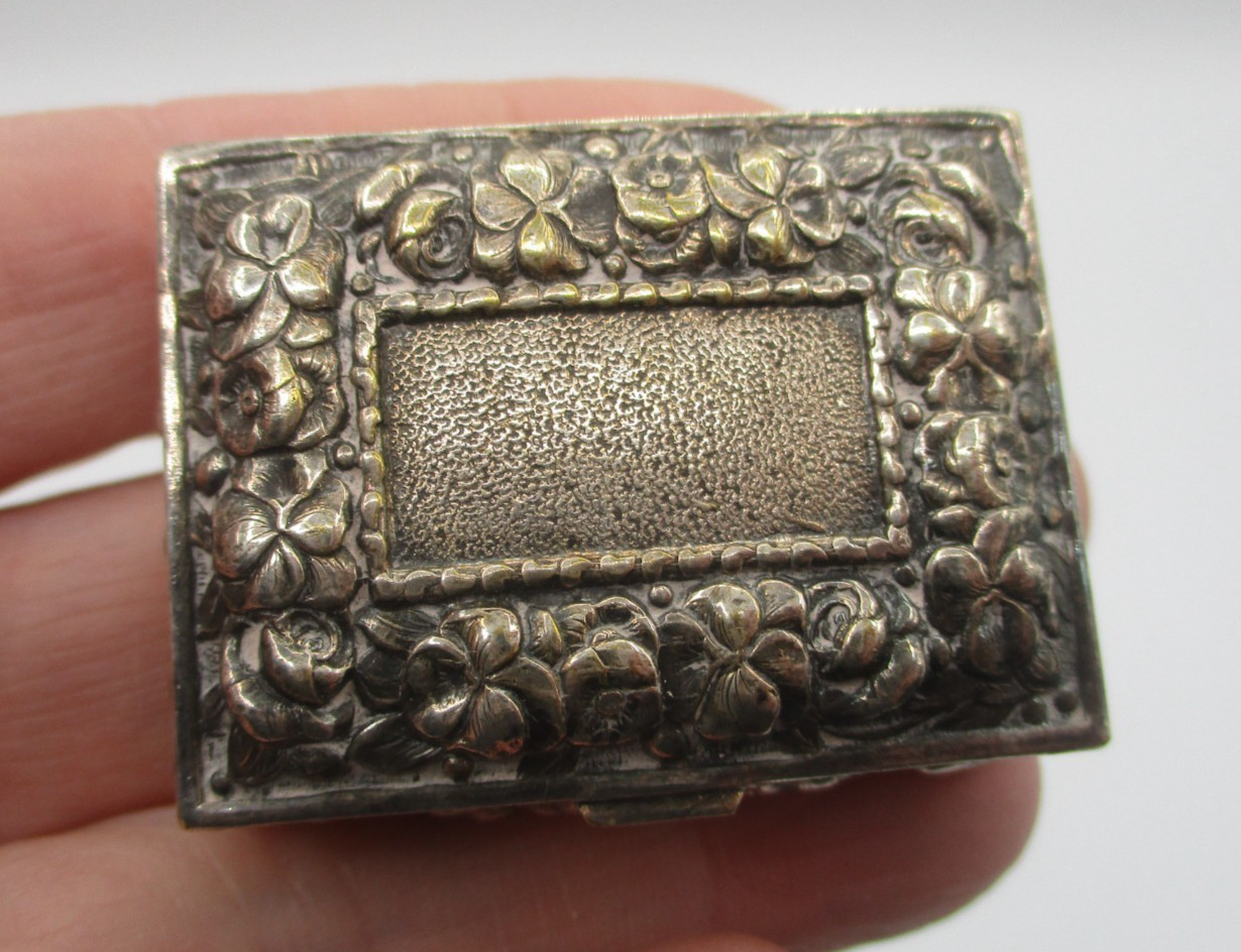 STERLING SILVER TRINKET BOX WITH REPOUSSE FLOWERS ~ HINGED