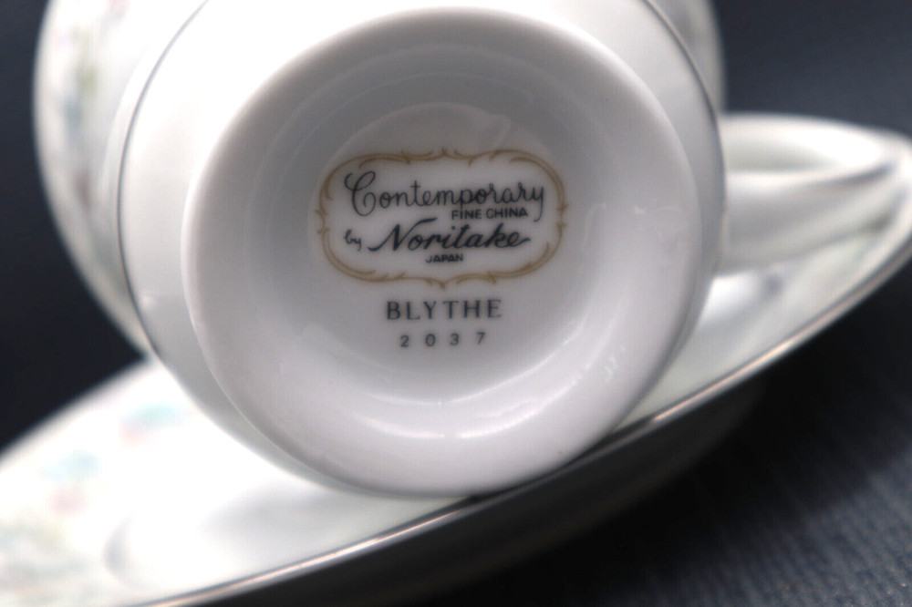 Noritake Dinnerware Blythe 2037 Pattern Cup & Saucer Set
