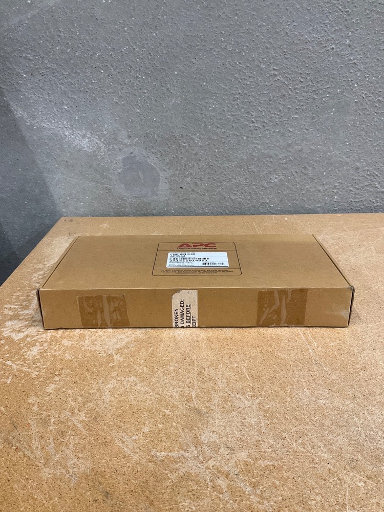 APC (AP9564) Power Distribution Unit