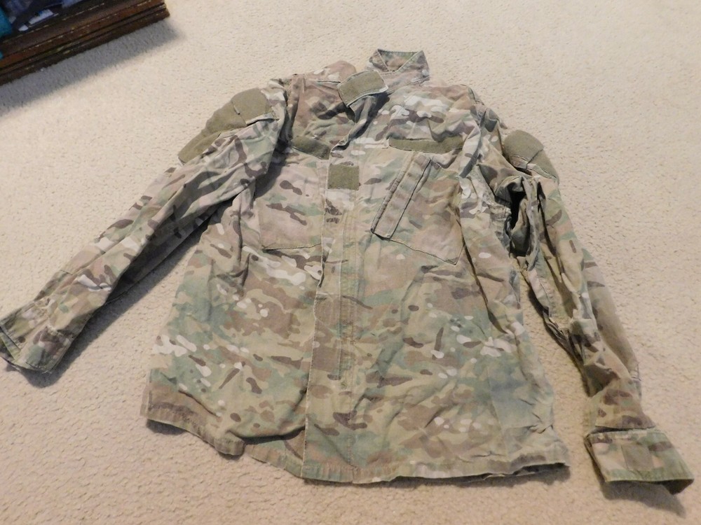 US ARMY MULTICAM FLAME RESISTANT COAT SZ LARGE -REG