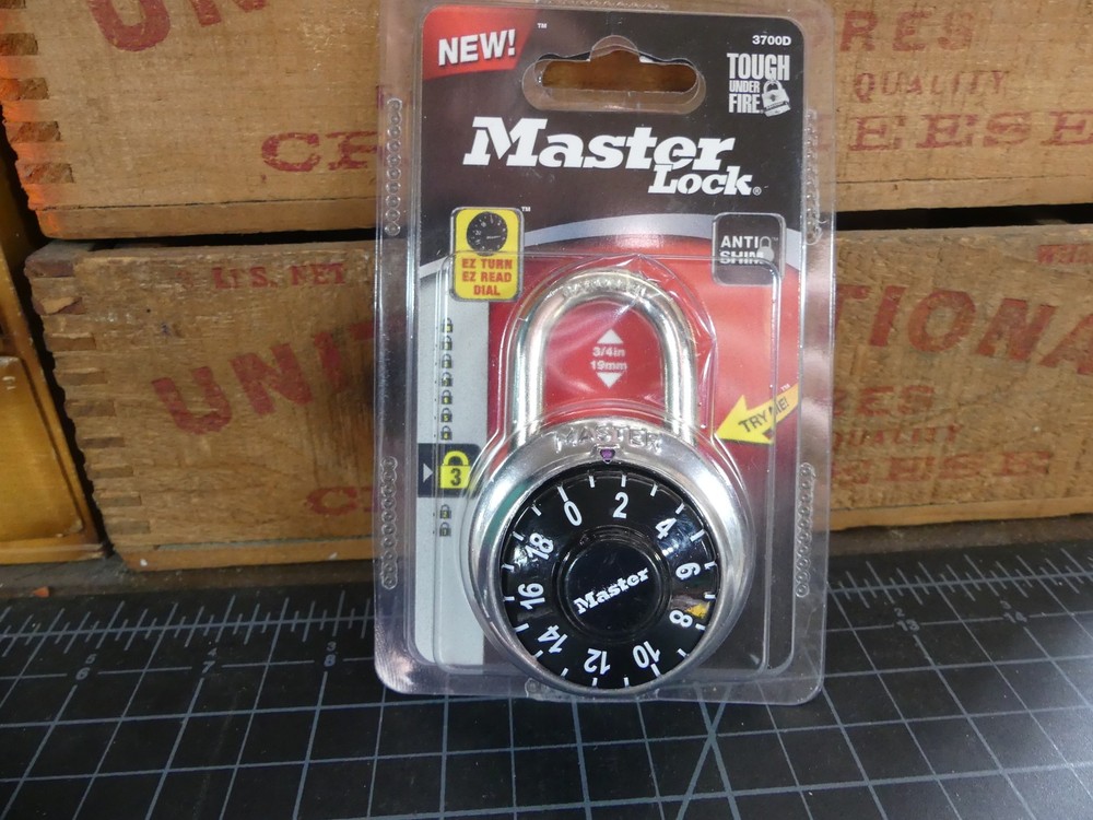New Master Lock Dial Combination Padlock NIP Locker