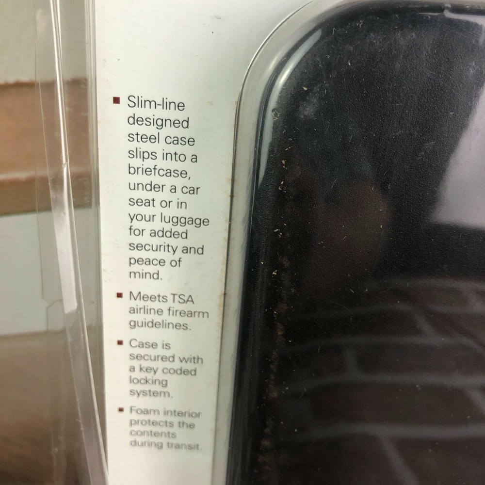 Stack-On Portable Security Case W/Key -New lightly damaged package