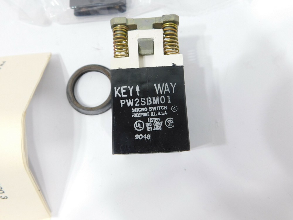 Honeywell Microswitch IPW2SBM13EDAA Kit PW2SBM01 Red Selector Switch