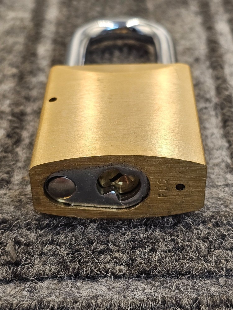 MASTERLOCK 6840KALFW7000: Keyed Solid Padlock Pro Series 6840