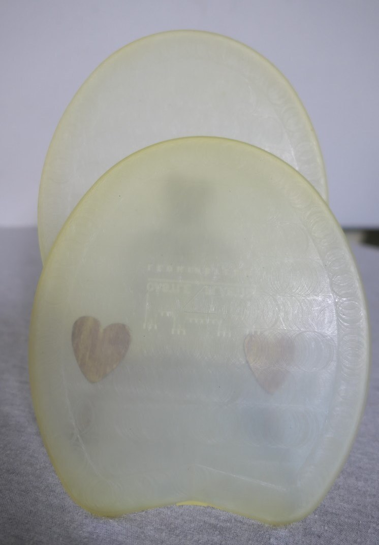NEW Pair of Castle Plastics Size 4 Clear Hard Rubber Horse Hoof Shoe Flat Pads