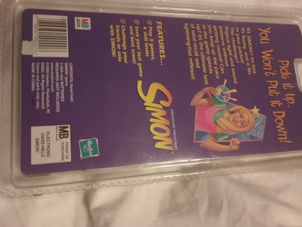 Hasbro Simon Electronic Hand Held - 49000