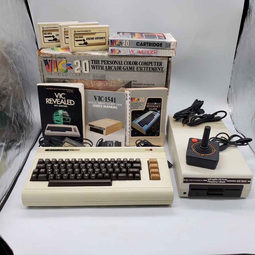 COMMODORE VIC-20 COMPUTER + VIC 1541 DISK DRIVE + JOYSTICK [CLEANED/TESTED 100%]