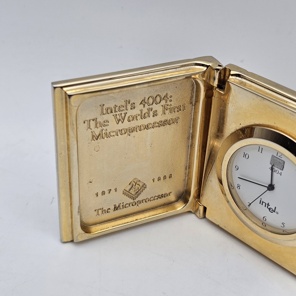 Intel 4004 CPU Clock 25th Anniversary of World's First Processor - Missing Hinge
