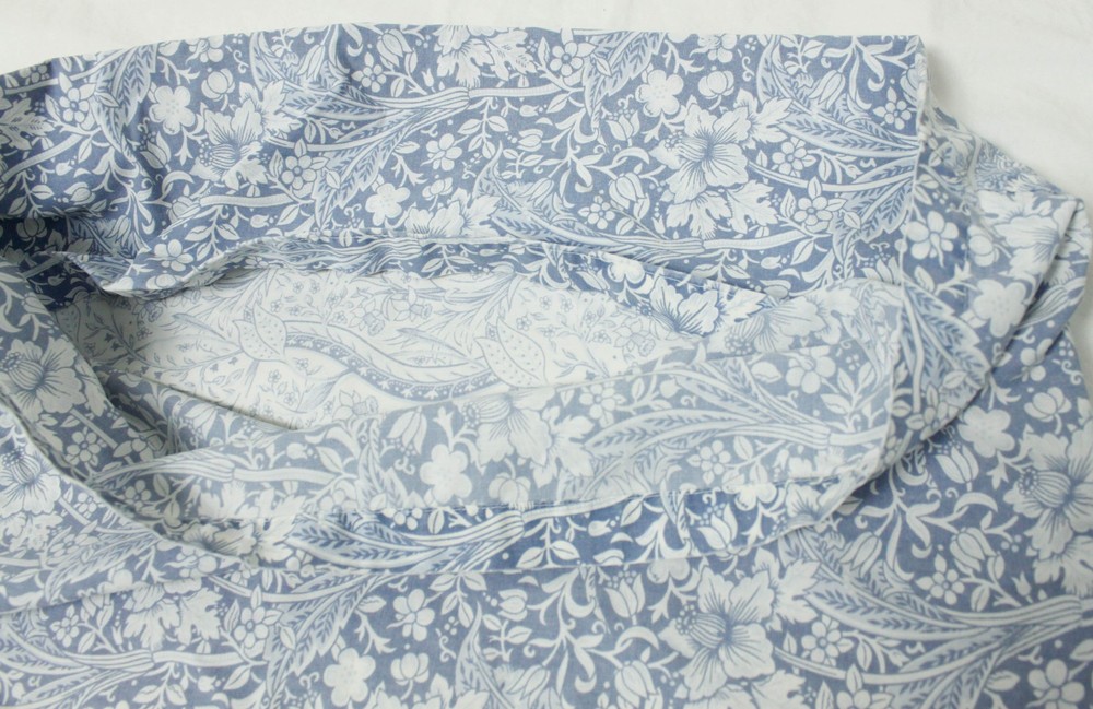 Vintage Blue White Flower Pattern Pillow Case