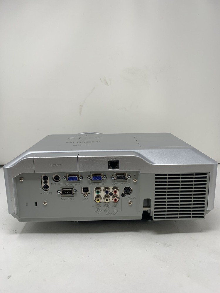 Hitachi CP-X306 3LCD Projector