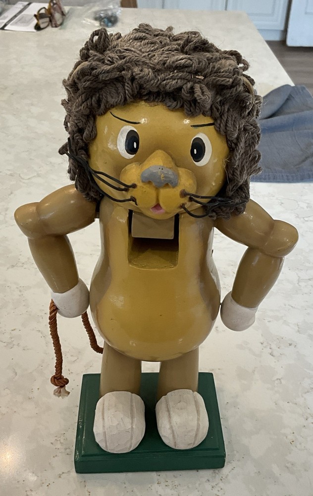 11” Lion Nutcracker