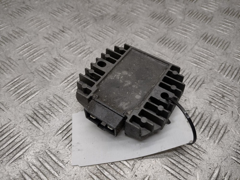 2004 YAMAHA XP 500 T MAX 500 RECTIFIER REGULATOR