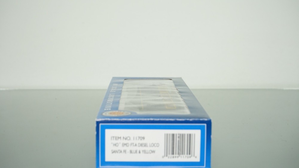 Bachmann FTA Santa Fe Blue & Yellow HO scale