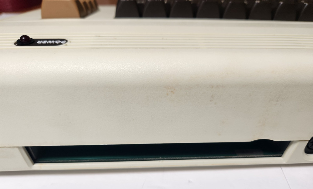 Vintage Commodore Vic 20 Computer Tested Powers New Capacitors