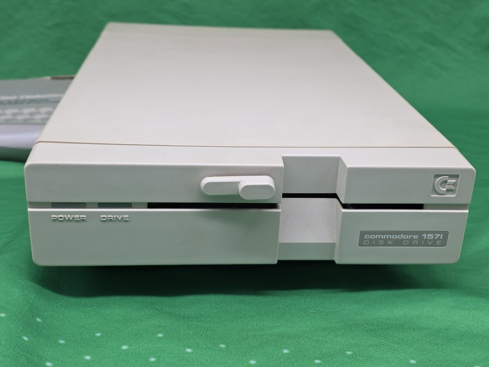 Commodore 1571 Disk Drive Floppy Diskettes With Original Box And Discs UNTESTED