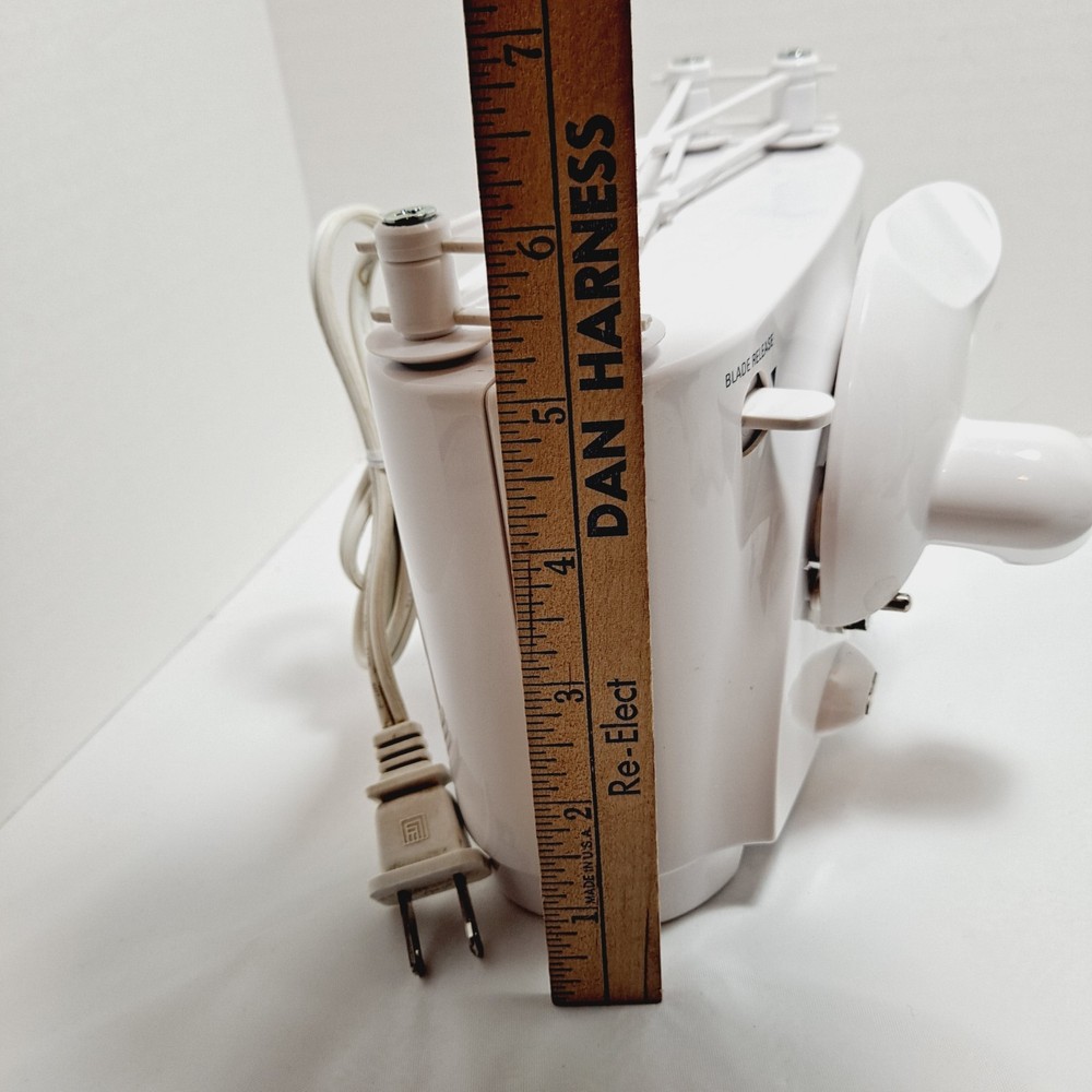 BLACK+DECKER Spacemaker Under Counter Can Opener EC85 White Works