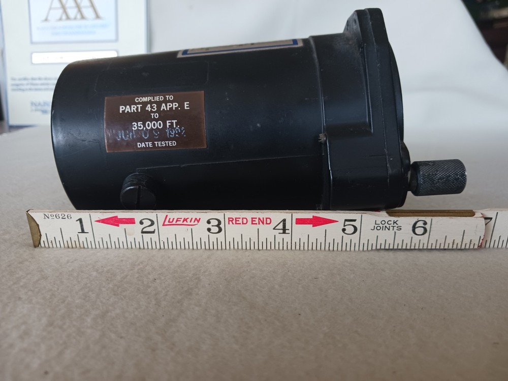 United Instruments Encoding Altimeter PN: 5035P-P28