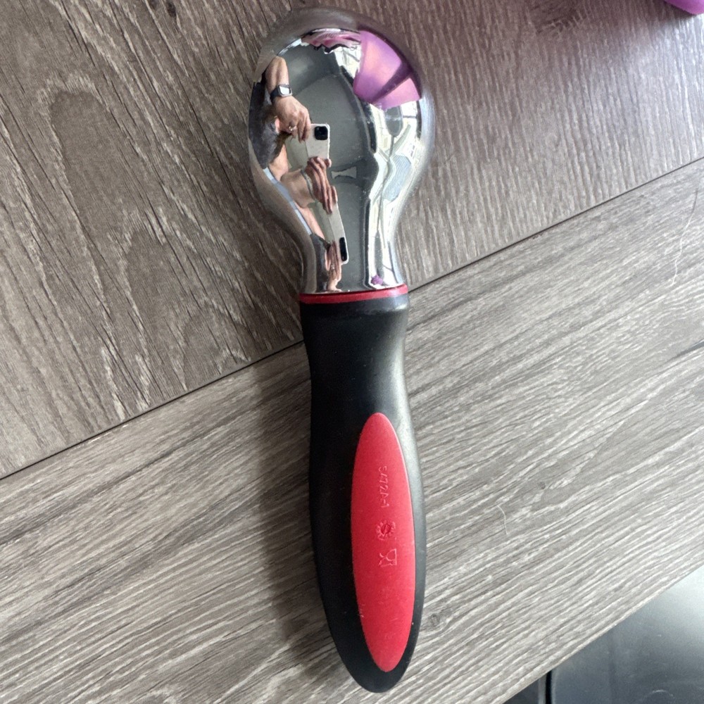 TUPPERWARE Ice Cream Scoop Mold #5472A-2
