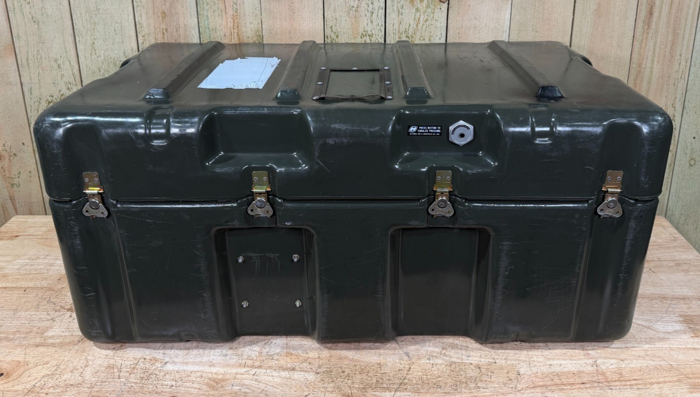 Pelican Hardigg Case 37x21x17 Green Waterproof Storage Footlocker