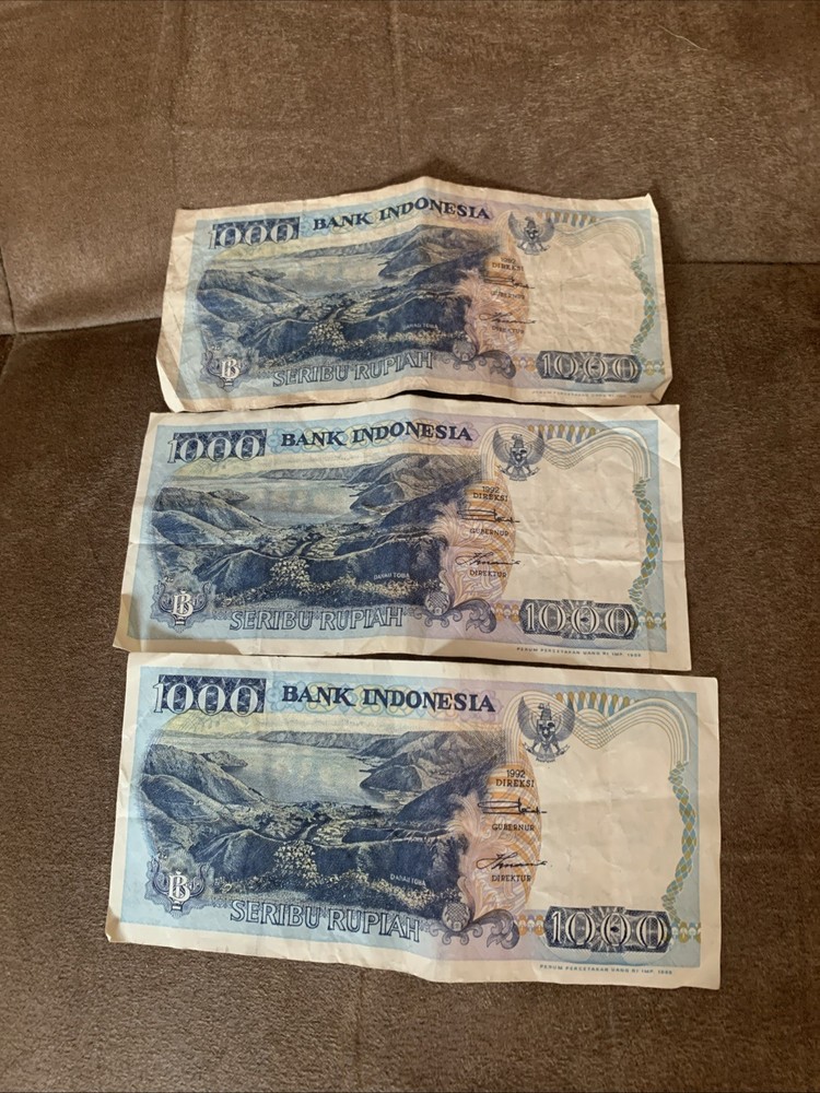 1992 Indonesia 1000 Rupiah Note. 3 Bank Notes
