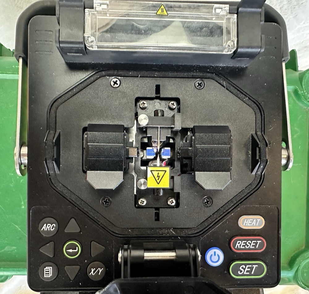 KomShine FX35 Fiber Splicing Machine