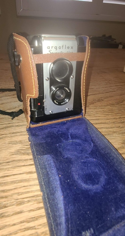 Vintage Argus Argoflex 75  Camera w/  Case