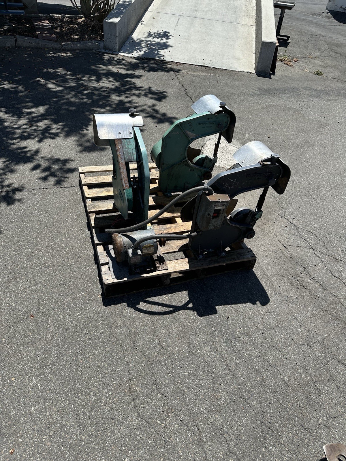 Burr King 760 3-Wheel Belt Grinder #6716