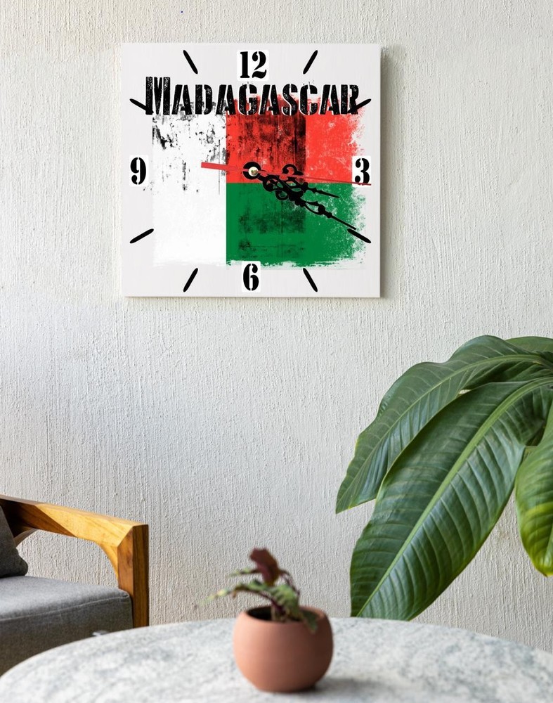 Madagascar Flag Wall clock patriots CERAMIC Tile Watch Support Décor