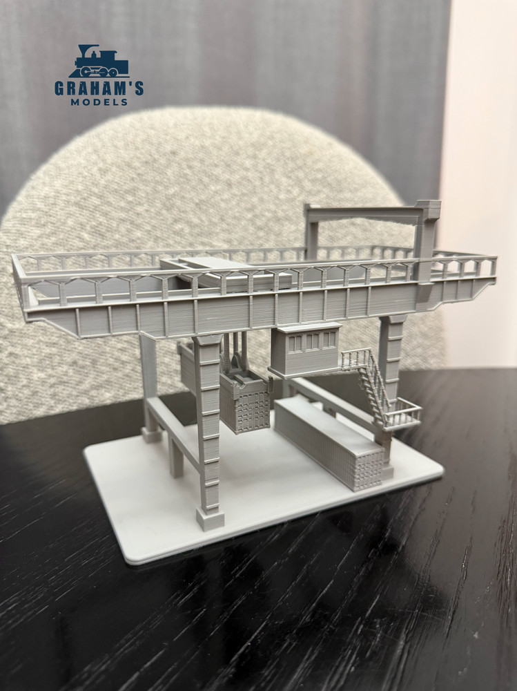 N Scale Container Crane / 1:160 Gauge / Mostly Assembled