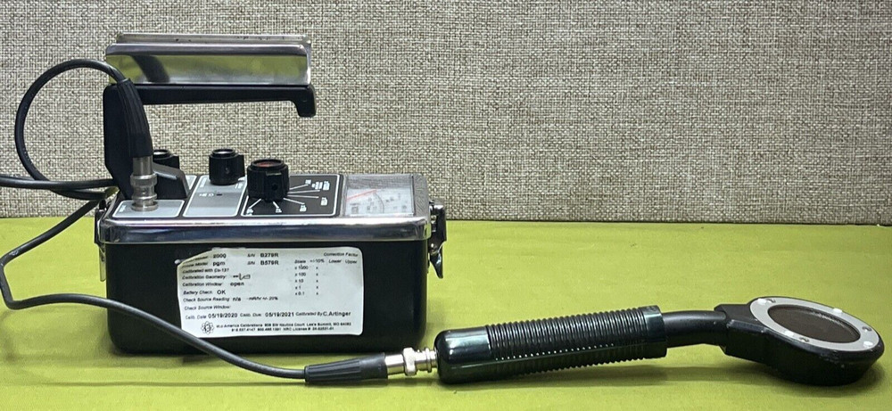 Bicron Surveyor 2000 Meter with Probe. A complete set.