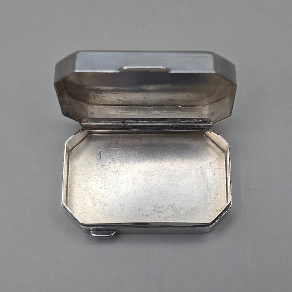 Antique Italian 800 Silver Pill Box/Snuff Box Engine Turned Case