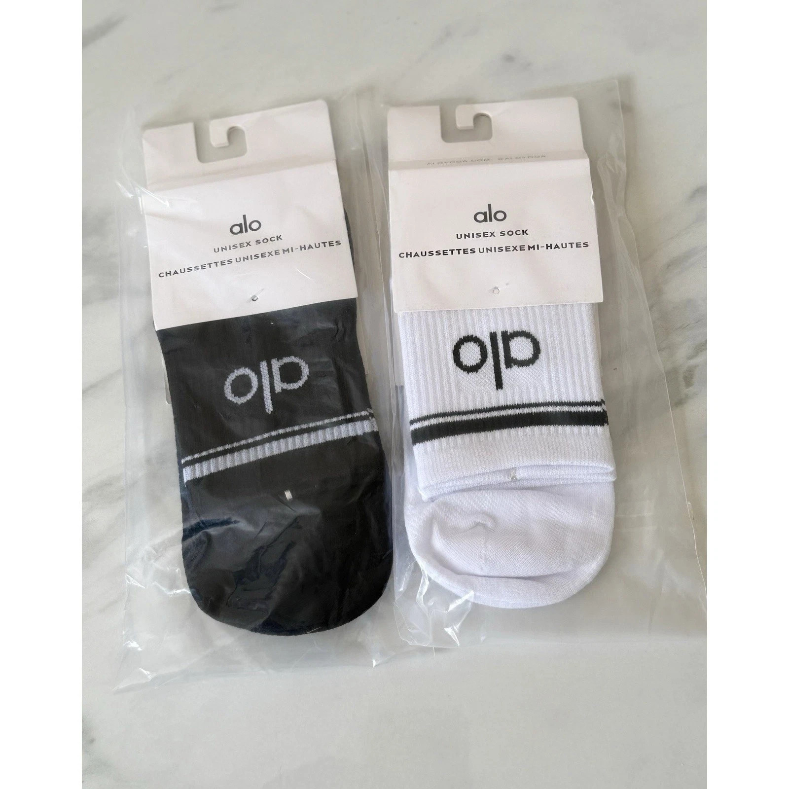 Alo Yoga Unisex Crew Socks – Combo 2 Pairs, White and Black - New in Pack zise S