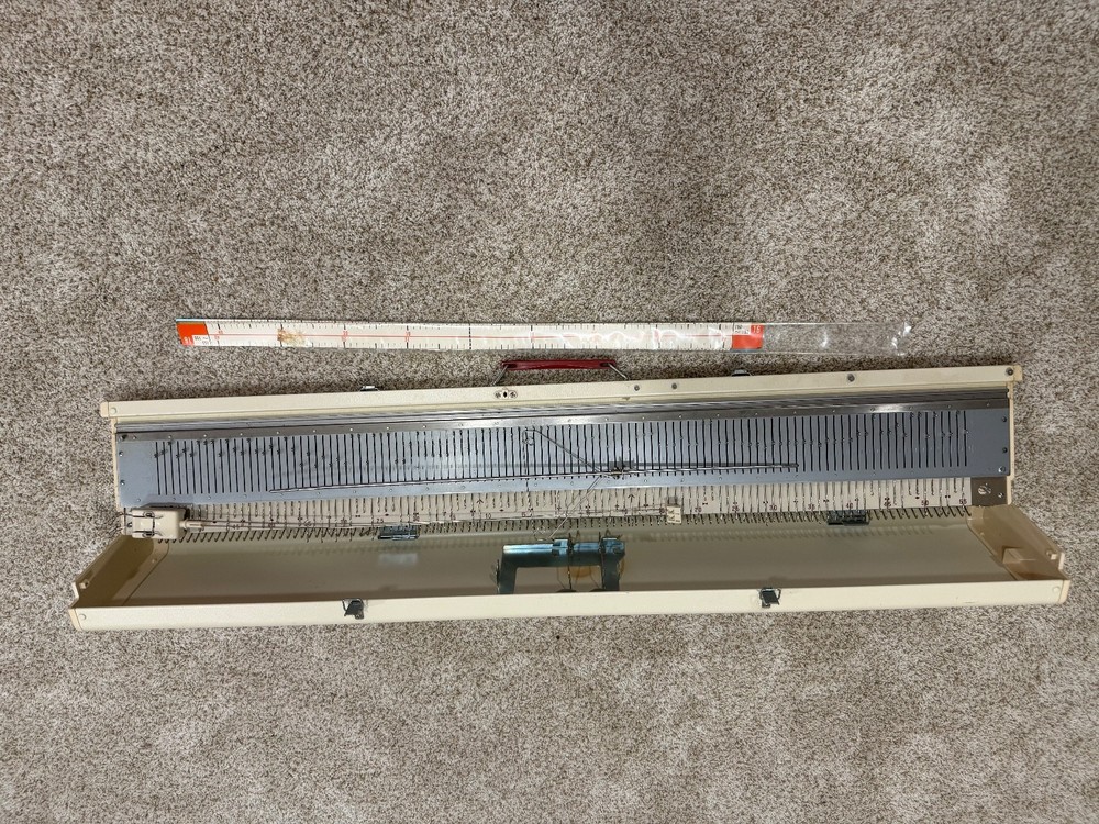 Brother Kh-230 knitting machine—is missing some parts