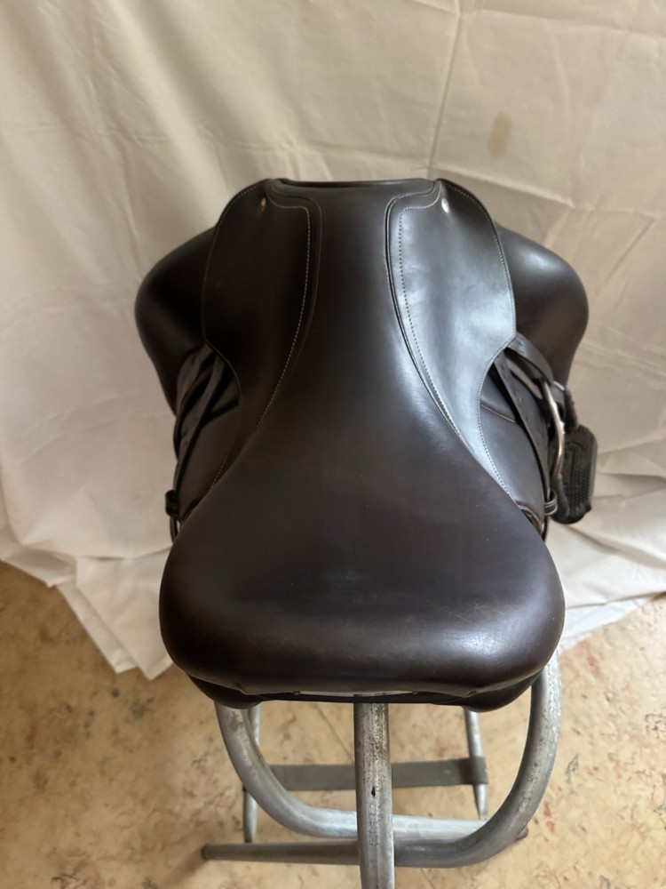 Voltaire Dreassage Saddle 17.5 Medium