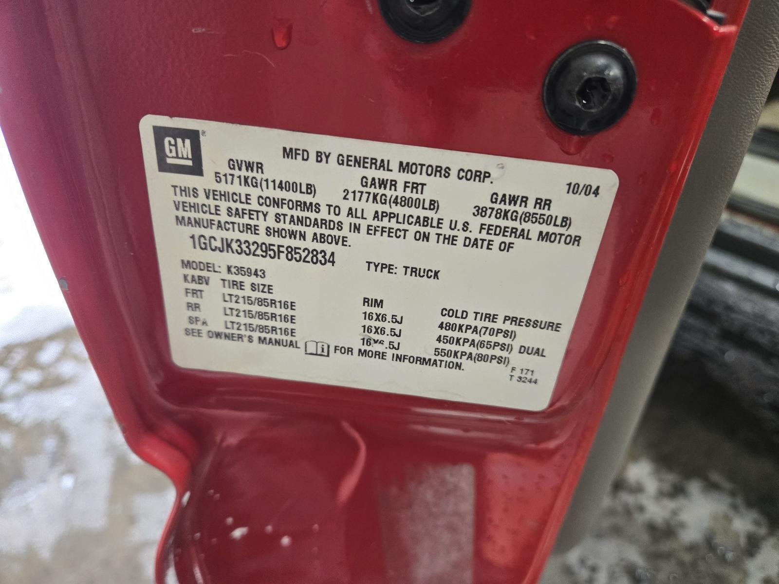 2005 Chevrolet Aftermarket BOSS A/V Equipment AM-FM Stereo 6 disc CD