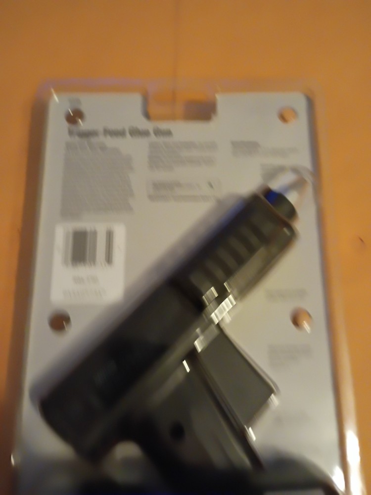 New in Package Black & Decker Trigger Feed Glue Gun Model #9735