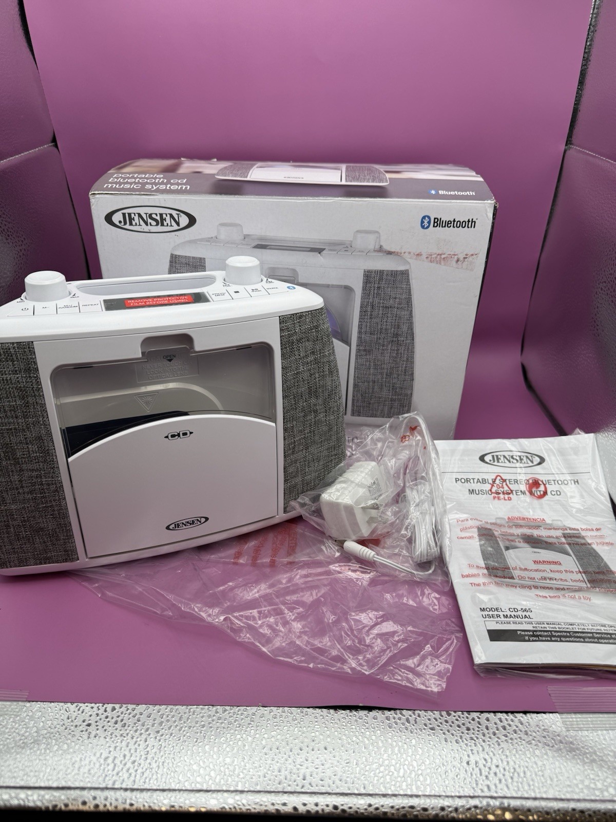 Jensen CD-565 Portable Bluetooth CD Music System FM Excellent Condition