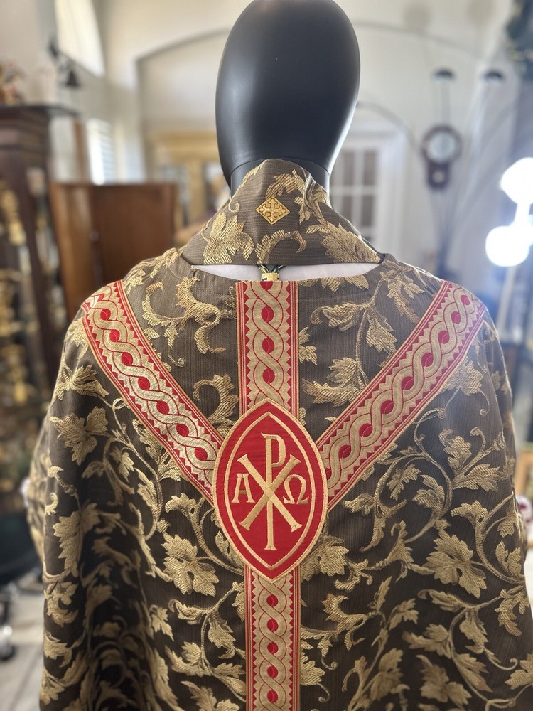 GOLD VESTMENT CHASUBLE & STOLE 3