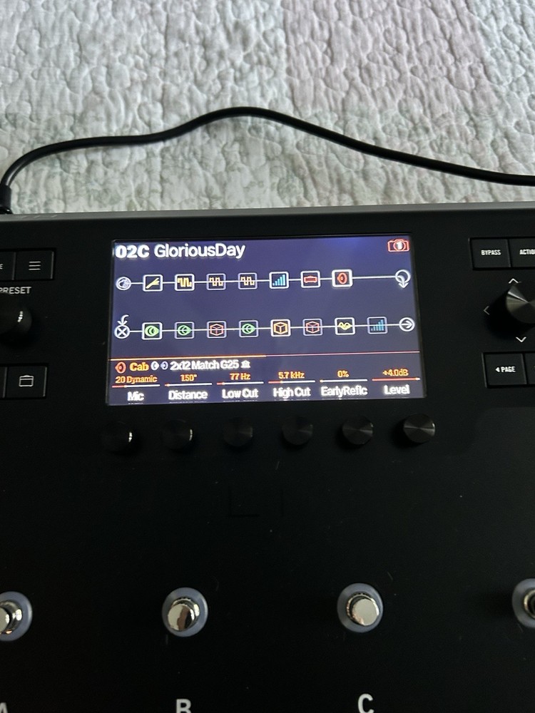 Line 6 Helix LT Guitar Processor With Gator Case