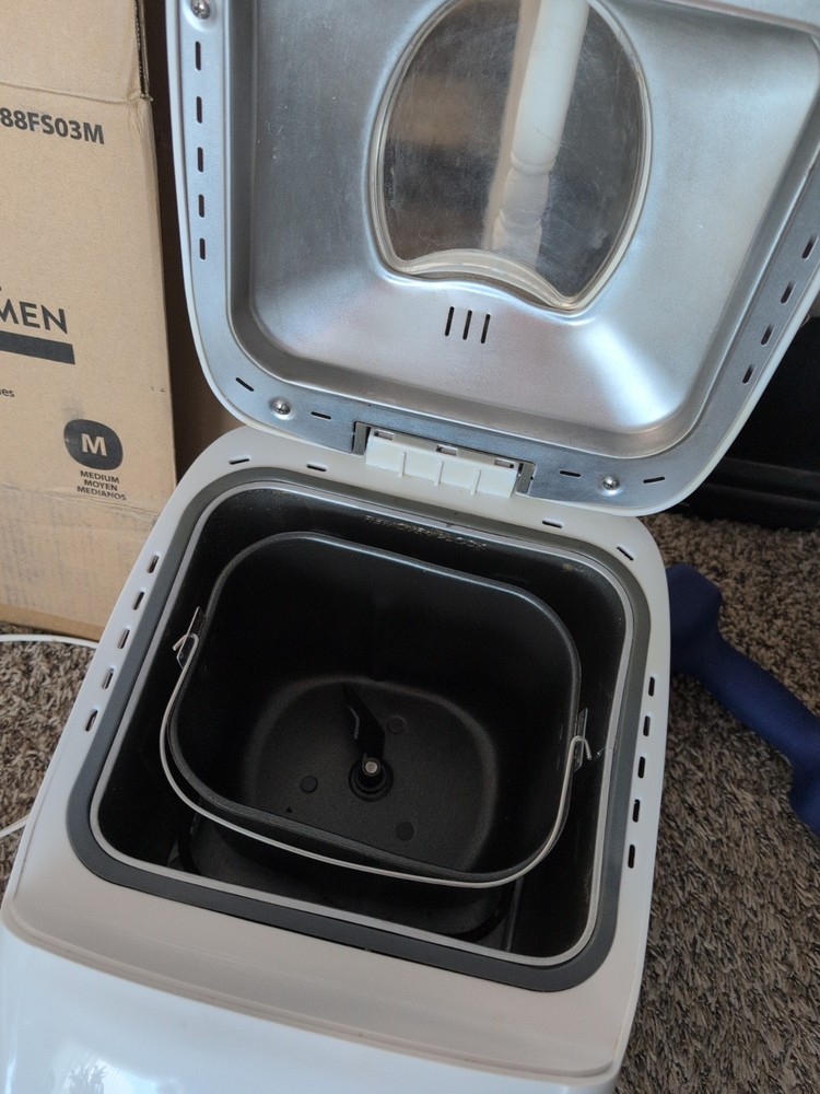 SUNBEAM ELECTRIC PROGRAMMABLE 2LB BREADMAKER Nice Shape! See Pics!