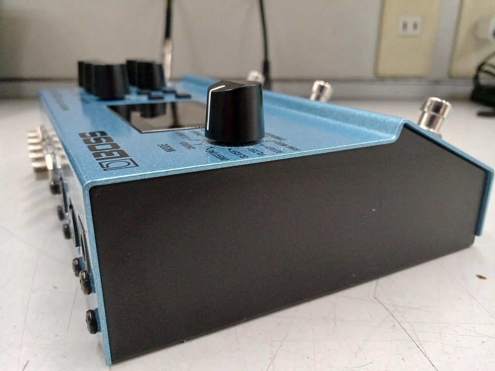 BOSS MD-500 Modulation Multi-Effects Processor Stereo MIDI Digital Guitar Pedal