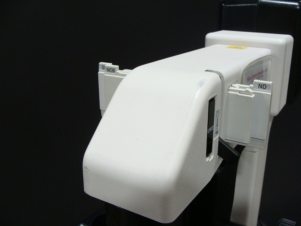 Nikon Eclipse TE300 Inverted Phase Contrast Microscope W/ DIC Condenser Turret