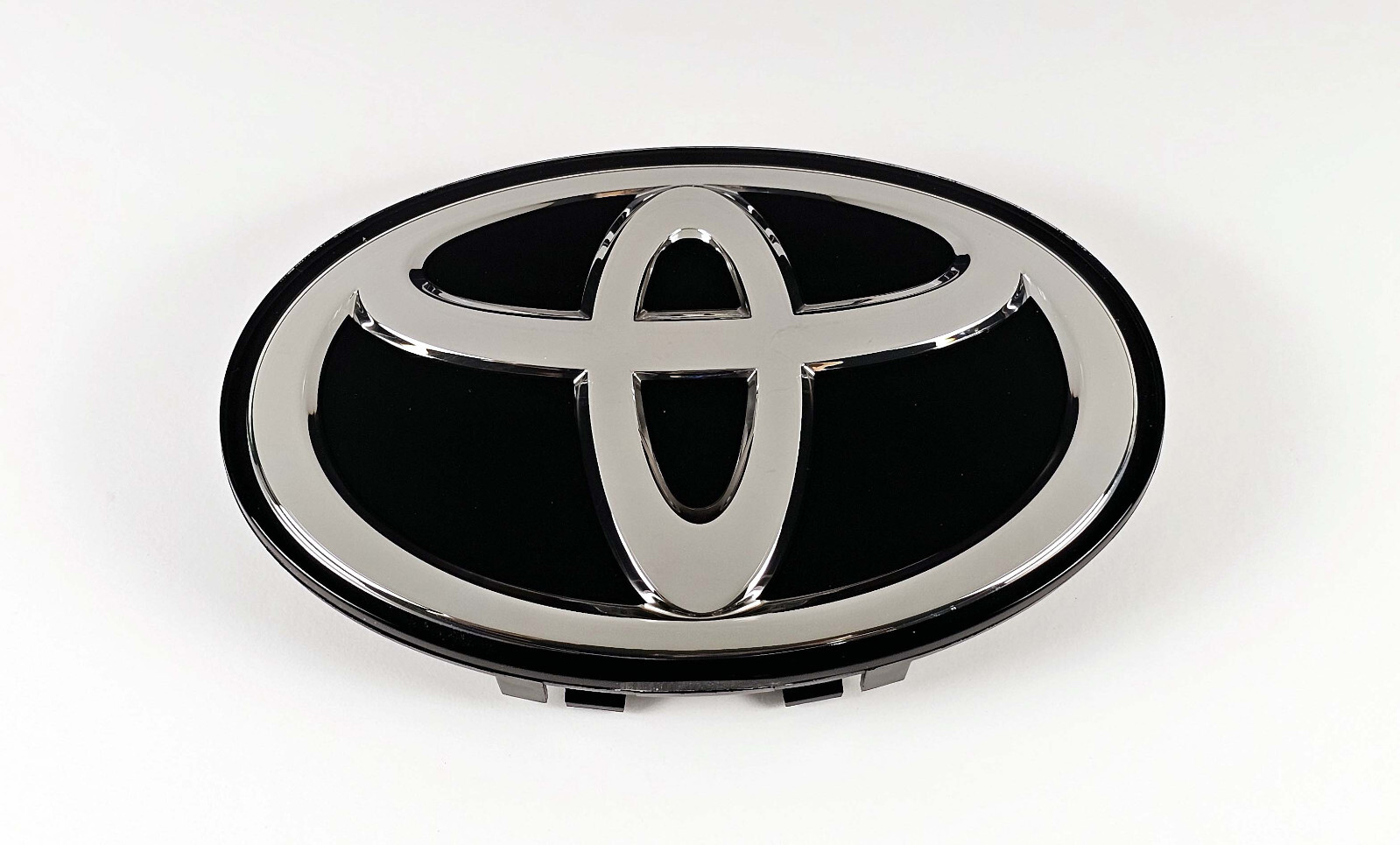 Toyota Tacoma 2018-2019 Front Grill Radar Emblem 53141-71010: Fits Tundra 18-19
