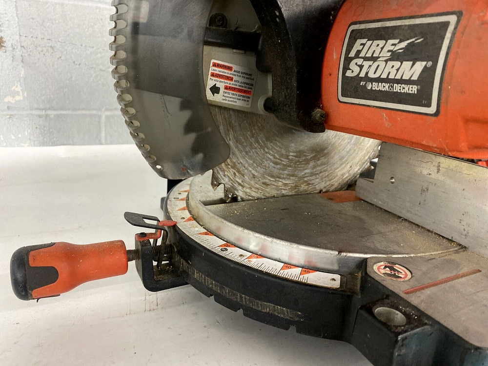 BLACK & DECKER FIRE STORM MITER SAW FS100L TYPE 1