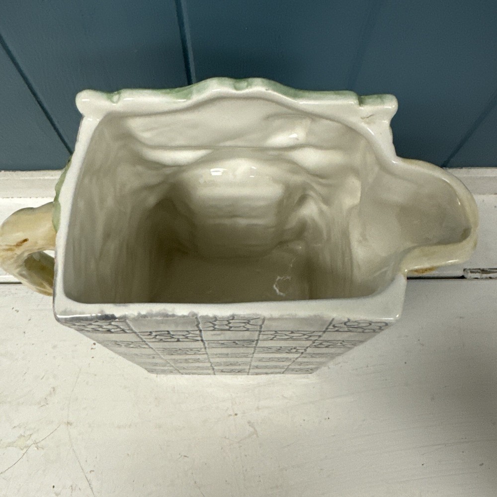 VINTAGE HERITAGE MINT LTD. CERAMIC PITCHER MEDIEVAL STYLE BUILDING
