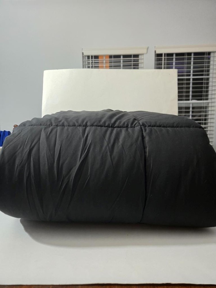 Royal Luxe Color Down Alternative Light Warmth Microfiber Full/Queen Comforter