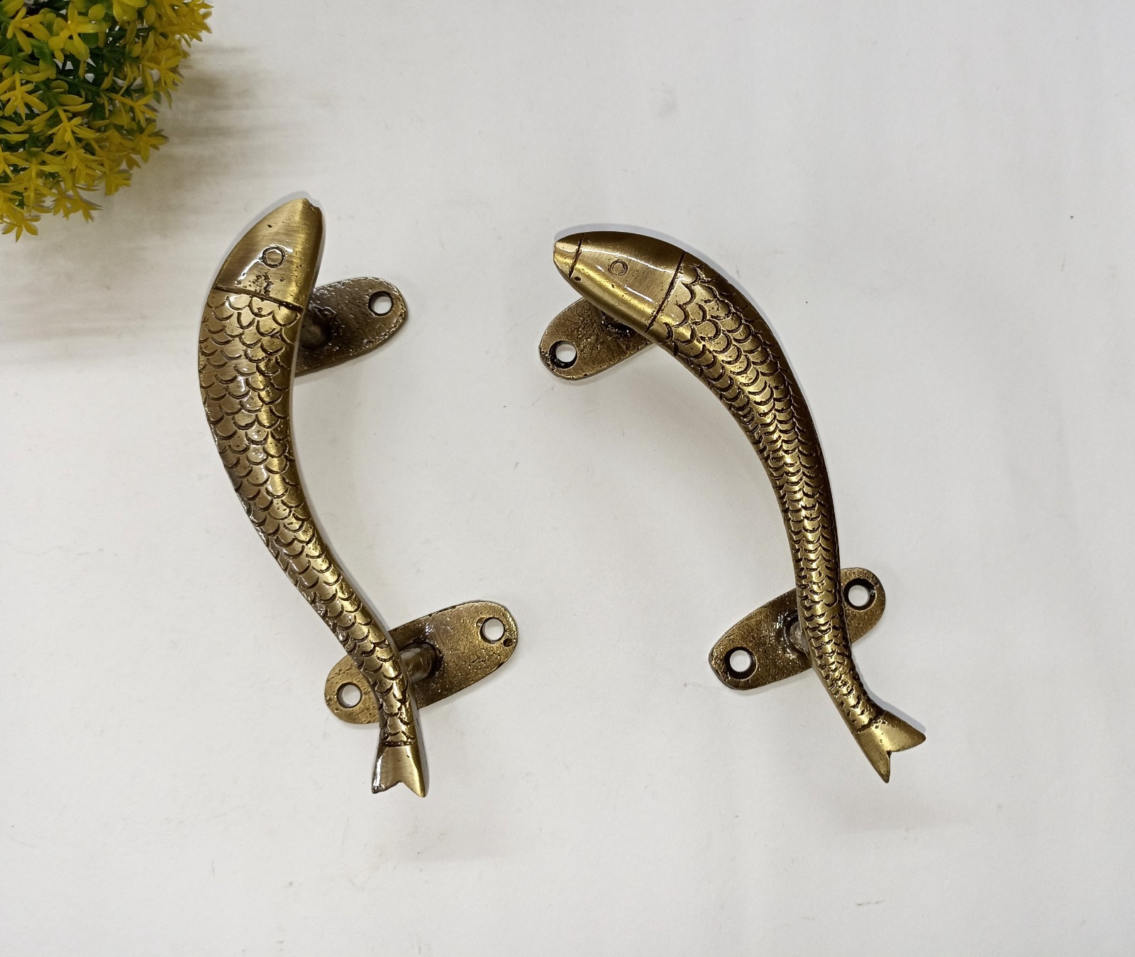 Lacquered Brass Curved Fish Home Window Pull Modern Door Grab Handle Pair AJ474
