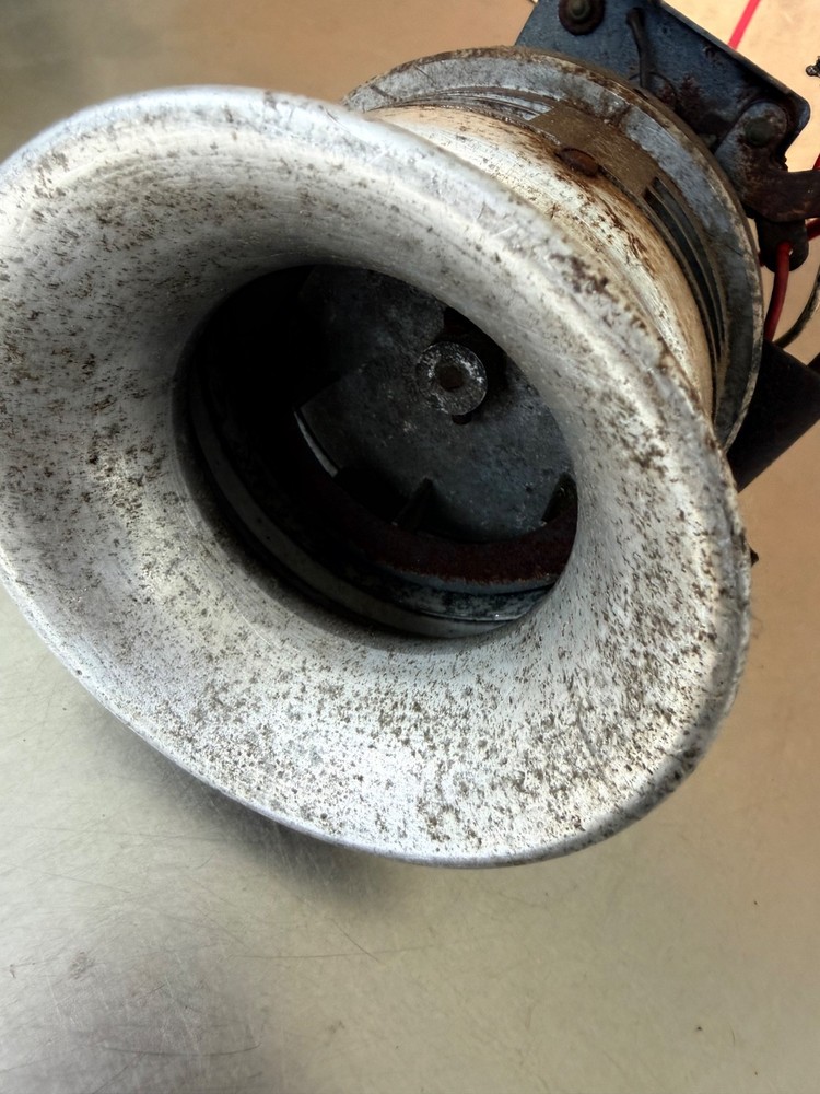 VINTAGE UNIVERSAL SECURITY INSTRUMENTS SIREN Working #B-13